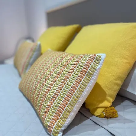2 Bedrooms Well Connected Cornella de Llobregat