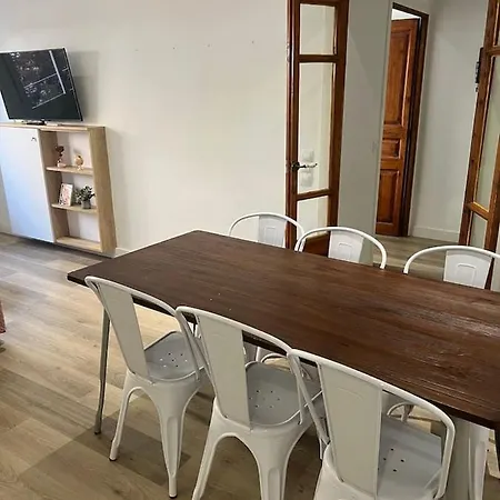 2 Bedrooms Well Connected Apartamento