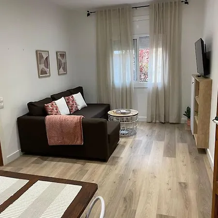 2 Bedrooms Well Connected Apartment