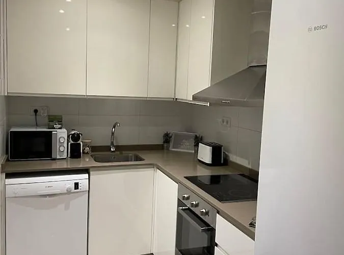 2 Bedrooms Well Connected Appartamento